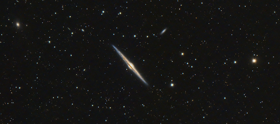 Galaktyki pomiędzy galaktykami (NGC4559 / NGC4565)